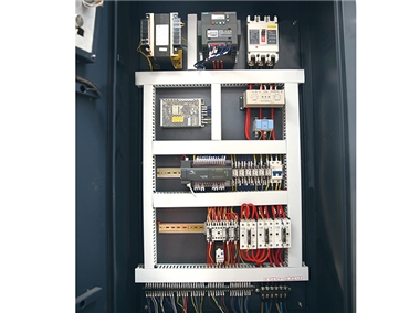 Uso de componentes eléctricos de marcas famosas nacionales e importadas